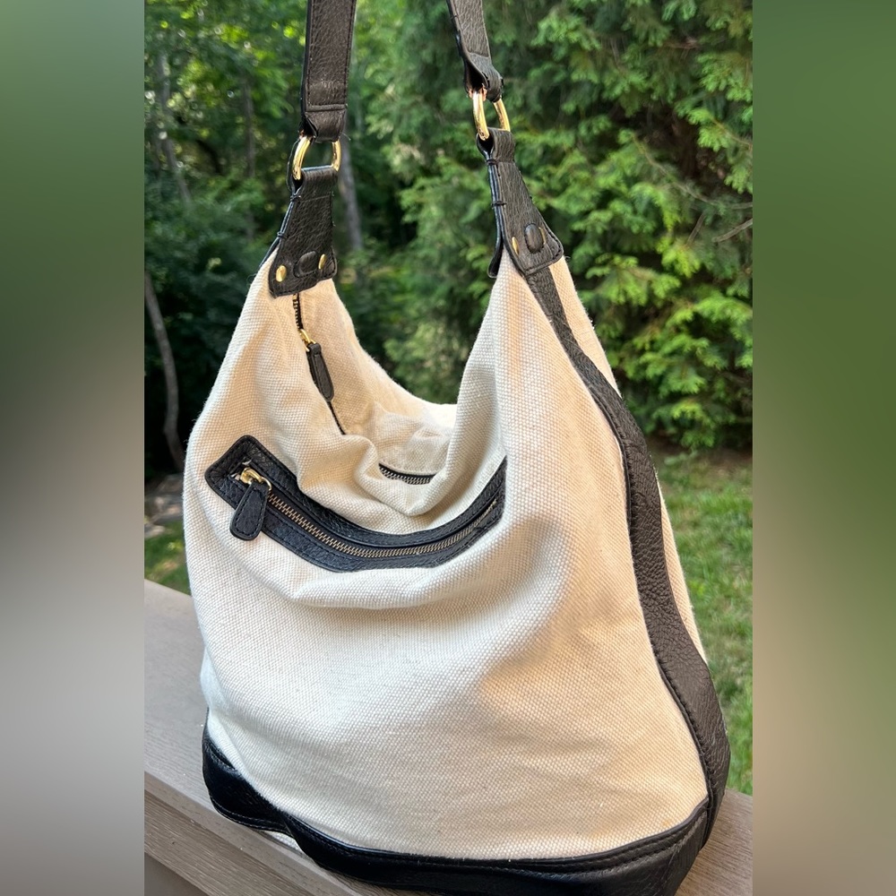 Banana Republic Cream & Black Over the Shoulder Bucket bag purse